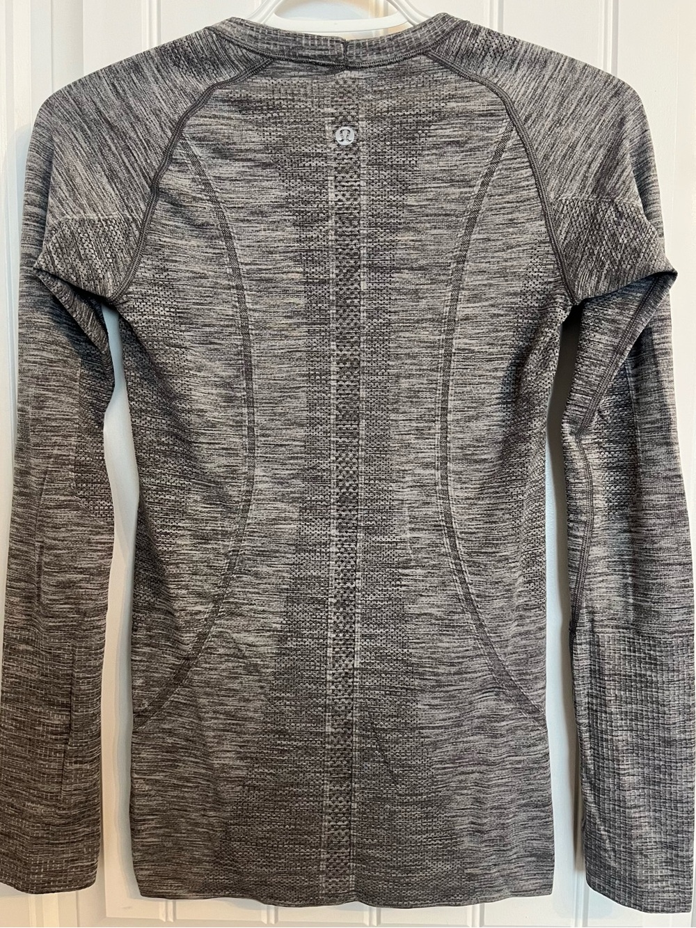Lululemon Swiftly Tech Long Sleeve Top - Heathered Grey - Size 4